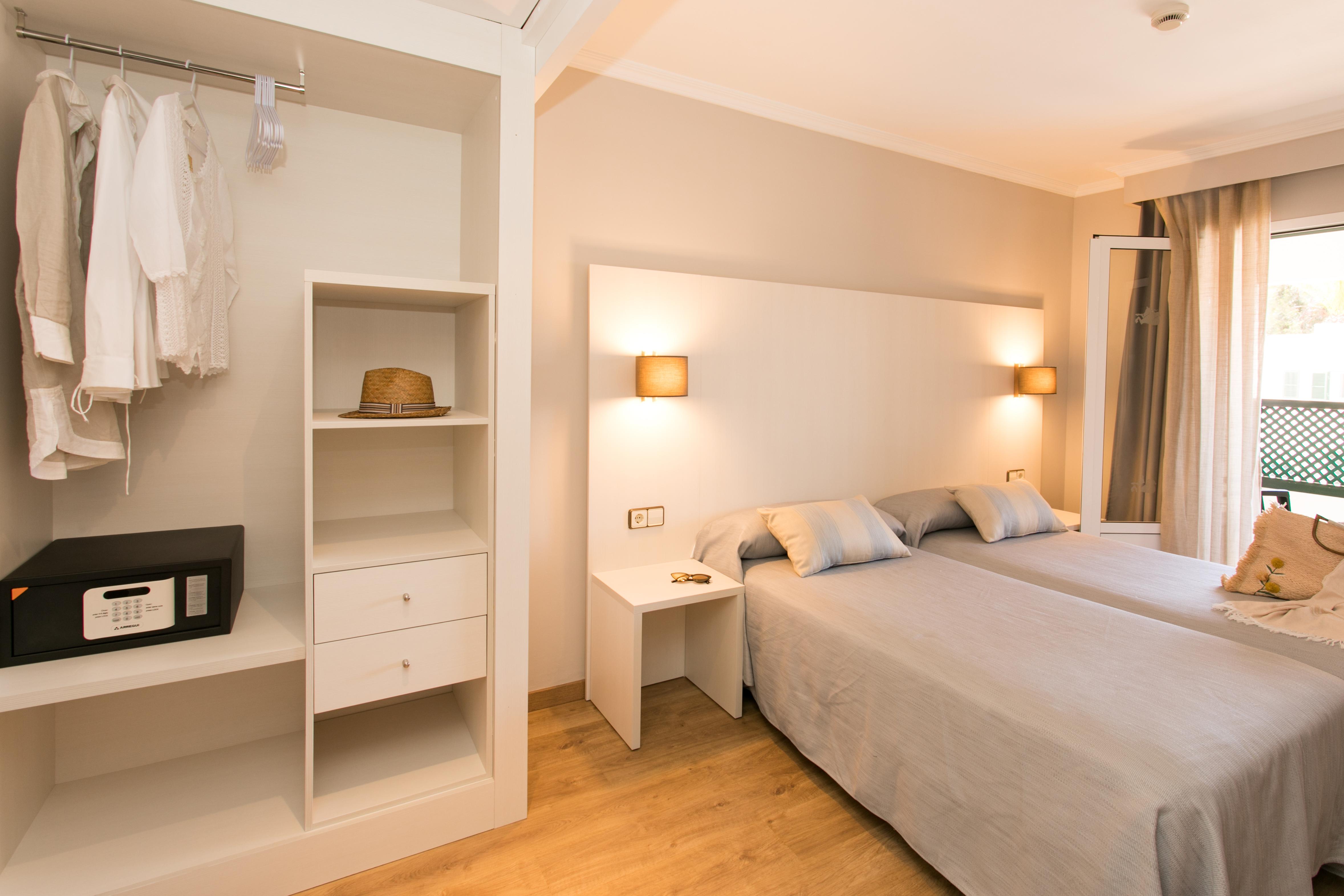 Minura & D'aljandar 4*