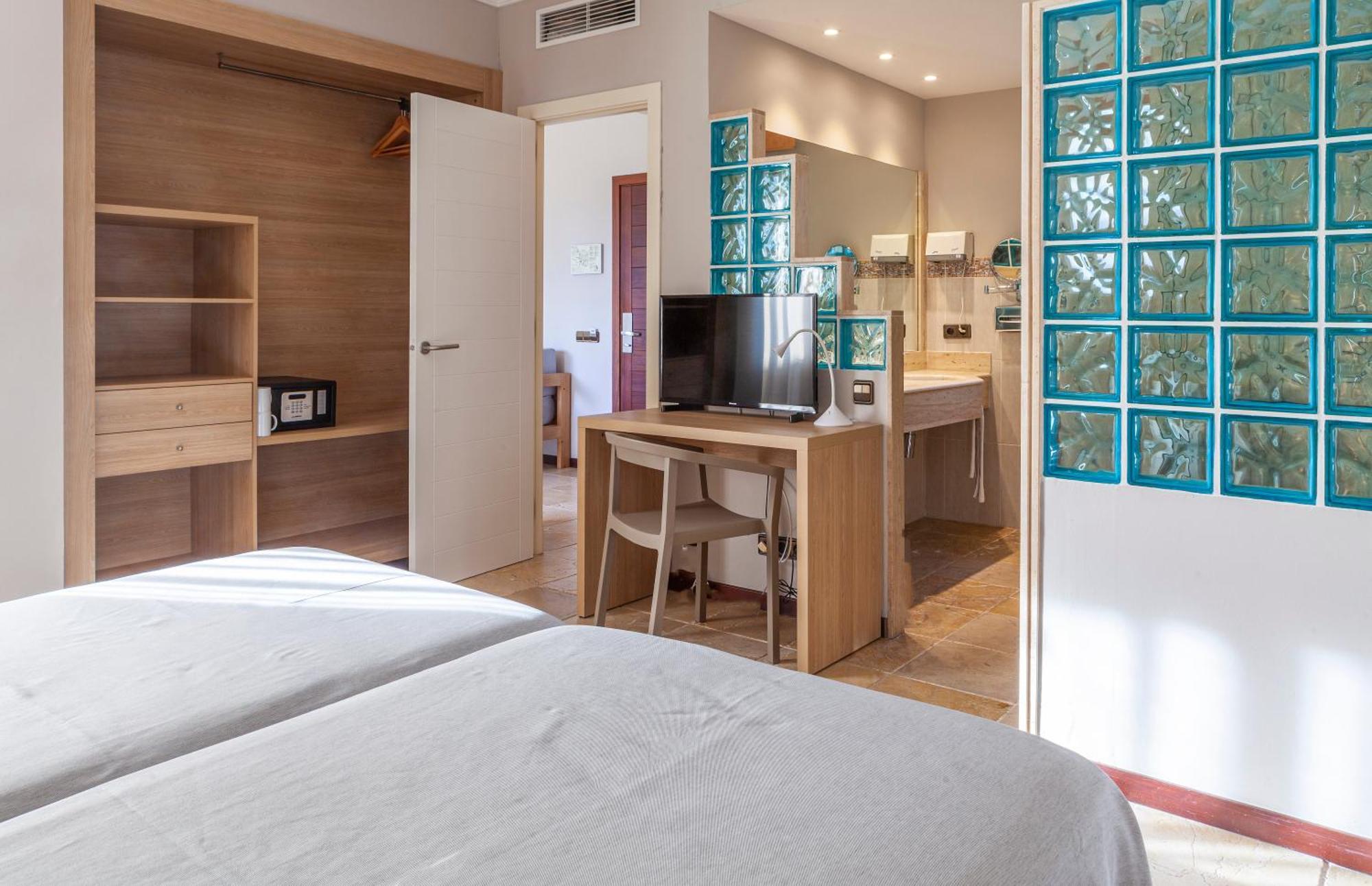 Aparthotel Minura & D'aljandar 4*